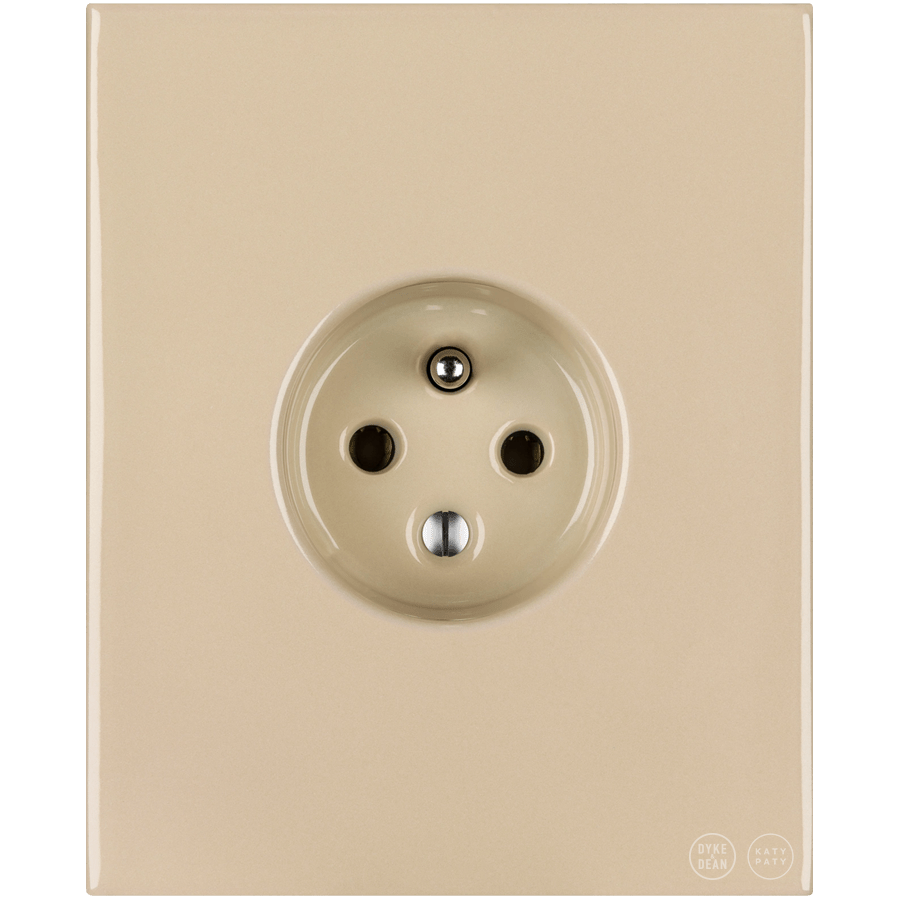 KATY PATY PORCELAIN PLATE EURO WALL SOCKET SAND - DYKE & DEAN