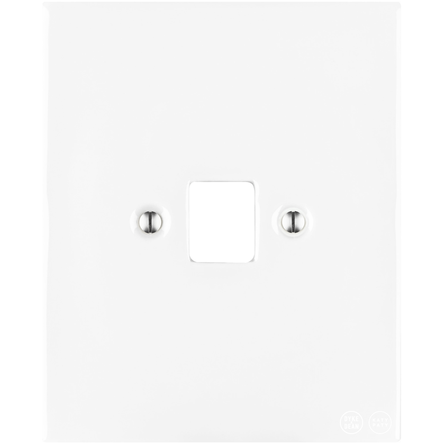 KATY PATY PORCELAIN PLATE PC/ USB WALL SOCKET WHITE - DYKE & DEAN