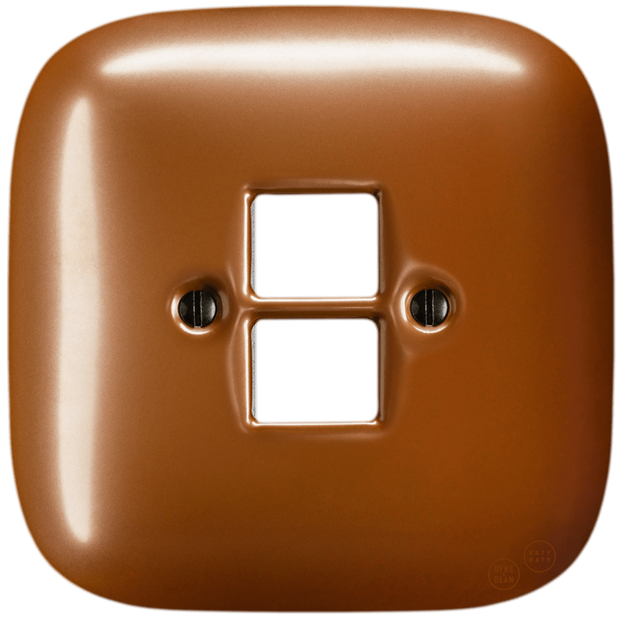 SQUARE PORCELAIN WALL SOCKET COPPER PC/USB - DYKE & DEAN