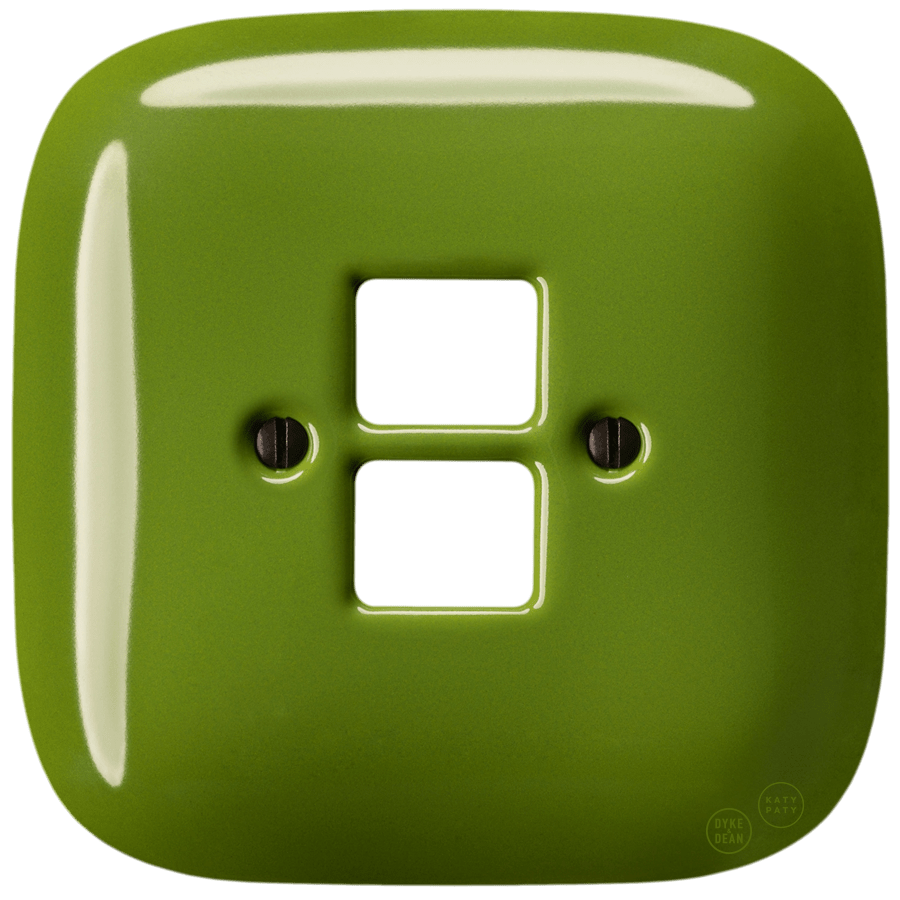 SQUARE PORCELAIN WALL SOCKET GREEN PC/USB - DYKE & DEAN