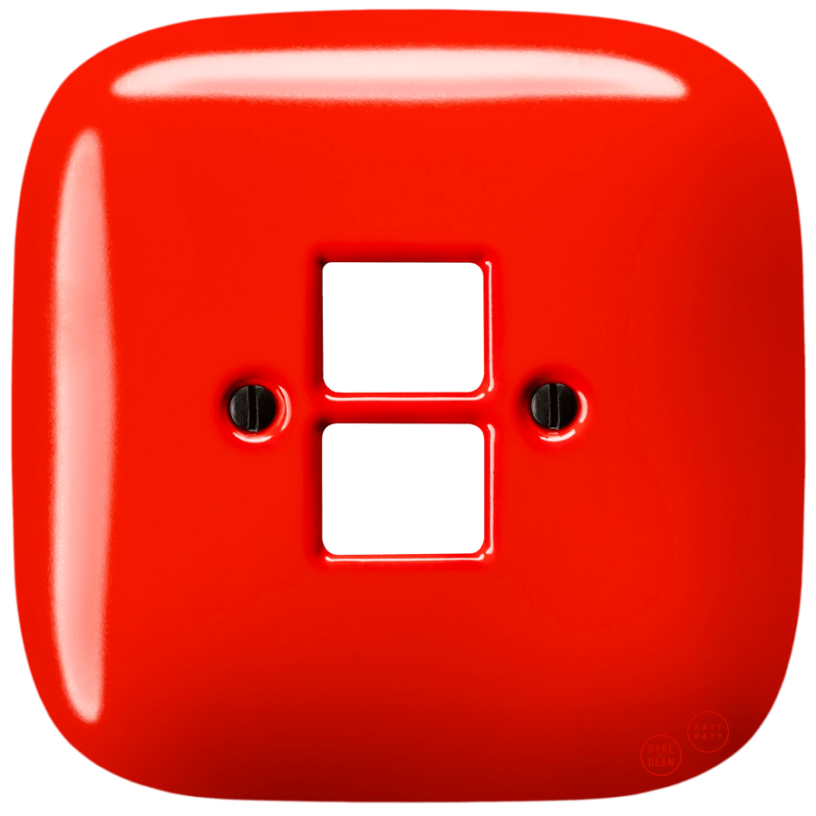 SQUARE PORCELAIN WALL SOCKET RED PC/USB - DYKE & DEAN