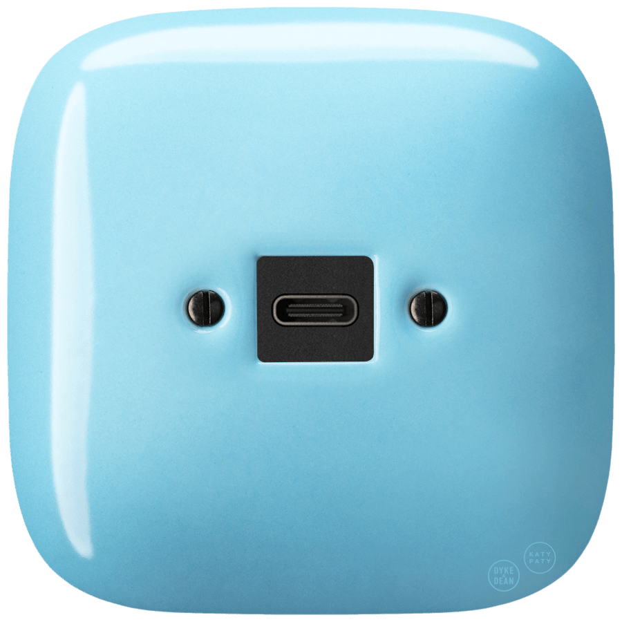 SQUARE PORCELAIN WALL SOCKET USB - C PASTEL BLUE - DYKE & DEAN