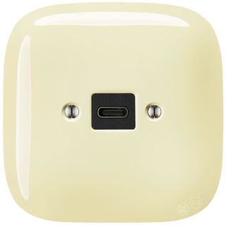 SQUARE PORCELAIN WALL SOCKET USB - C VANILLA - DYKE & DEAN