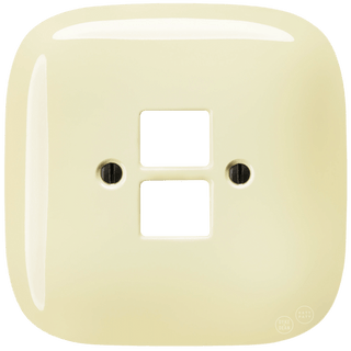 SQUARE PORCELAIN WALL SOCKET VANILLA PC/USB - DYKE & DEAN