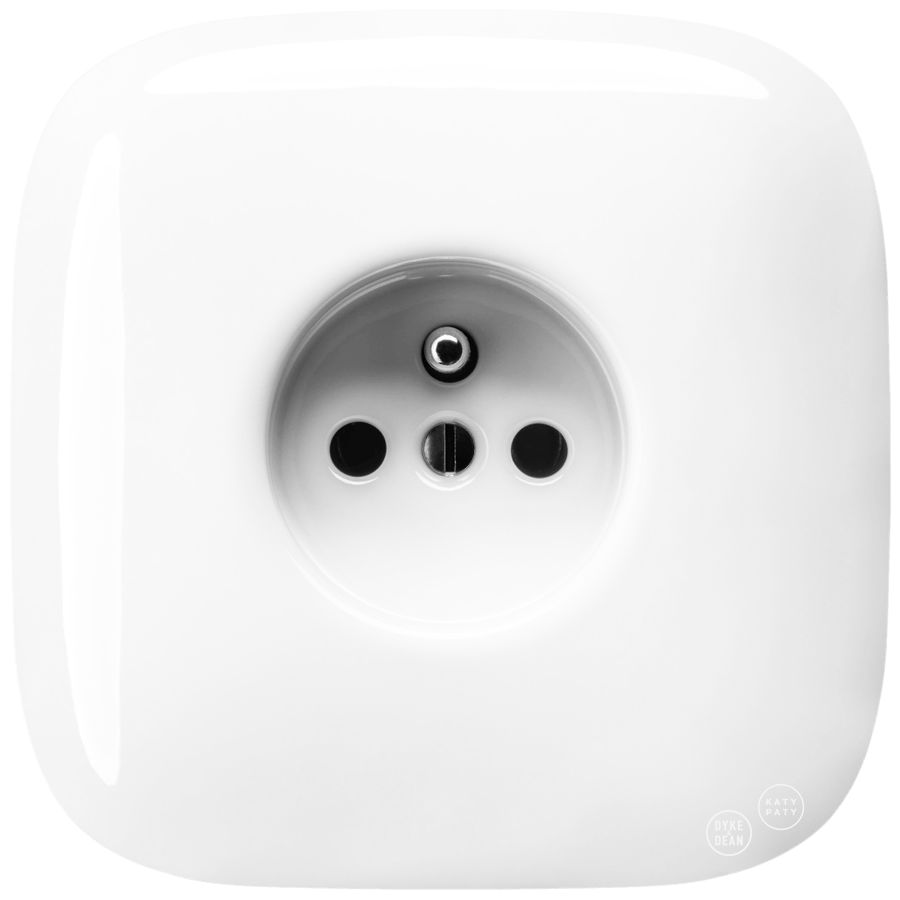 SQUARE PORCELAIN WALL SOCKET WHITE - DYKE & DEAN