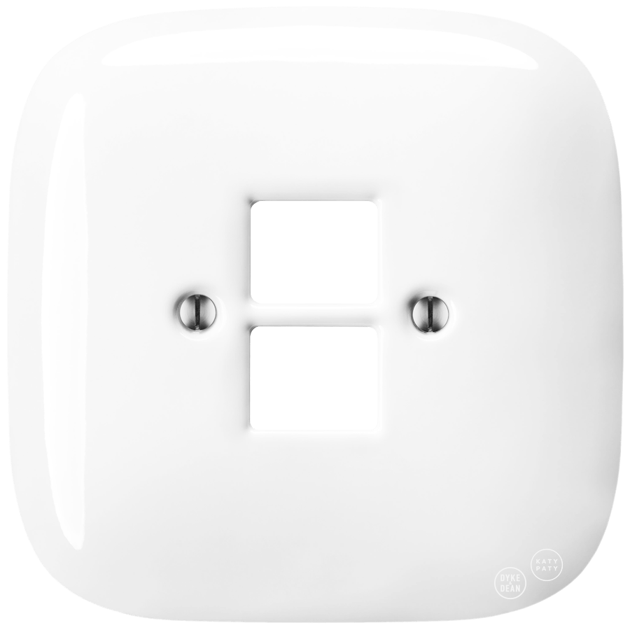 SQUARE PORCELAIN WALL SOCKET WHITE PC/USB - DYKE & DEAN