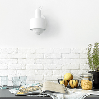 HOOD ADJUSTABLE WALL LIGHT WHITE - DYKE & DEAN