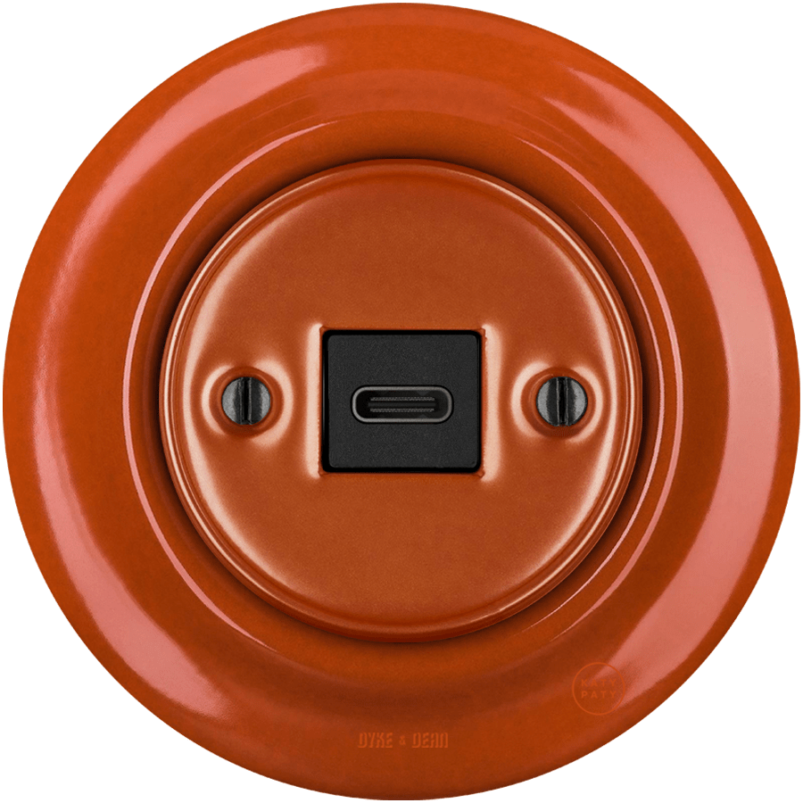 PORCELAIN WALL SOCKET BRICK RED USB-C - DYKE & DEAN