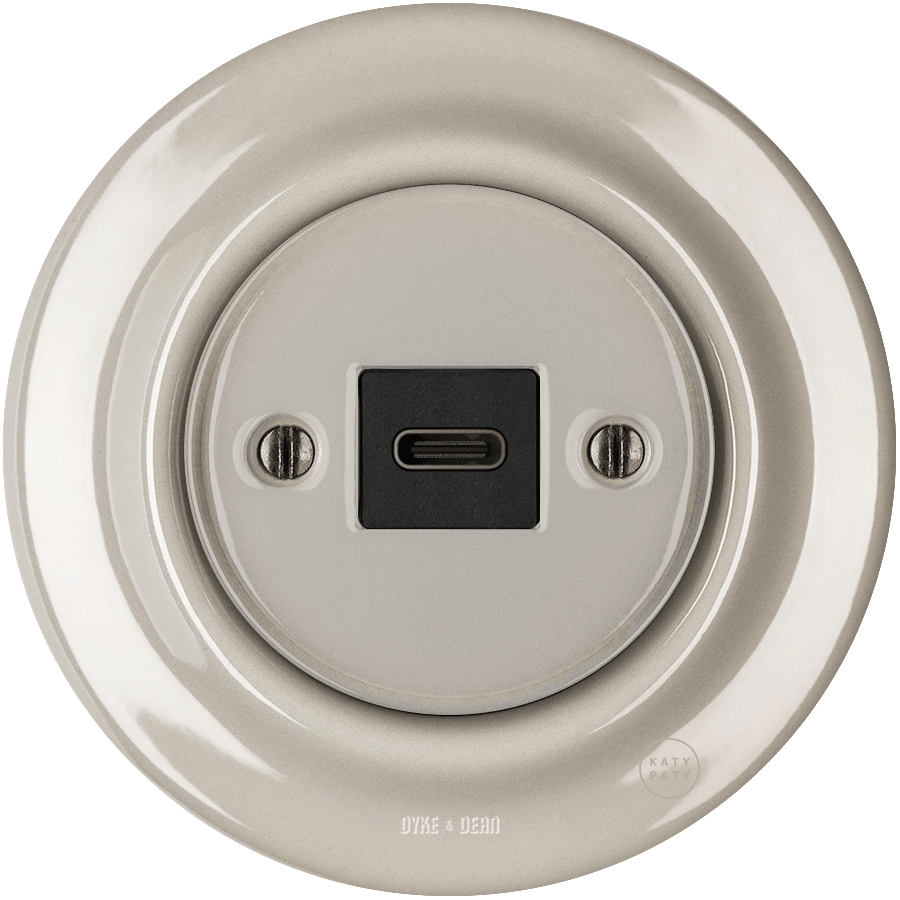 PORCELAIN WALL SOCKET CAPPUCCINO USB-C - DYKE & DEAN