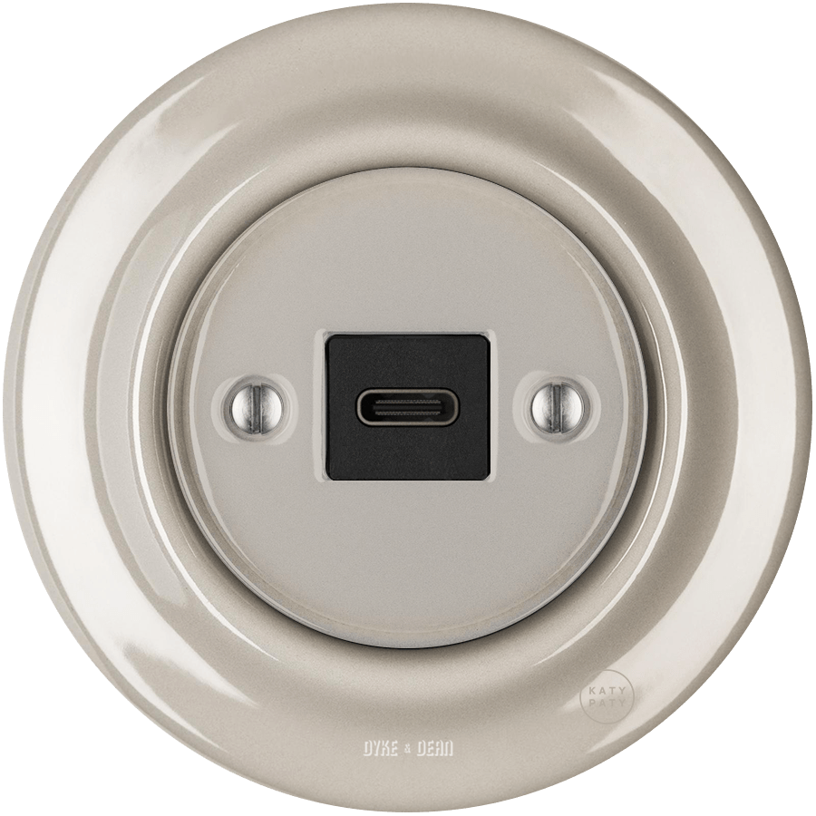 PORCELAIN WALL SOCKET CAPPUCCINO USB-C - DYKE & DEAN